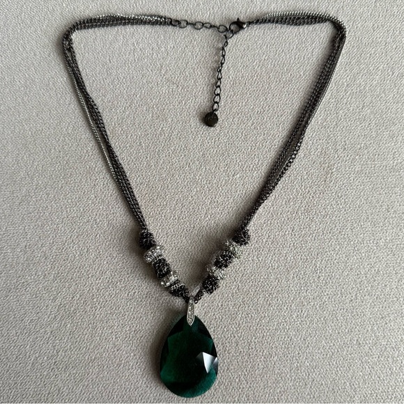 LOFT Jewelry - LOFT Dark Green Teardrop Pendant Necklace – Gunmetal Chain